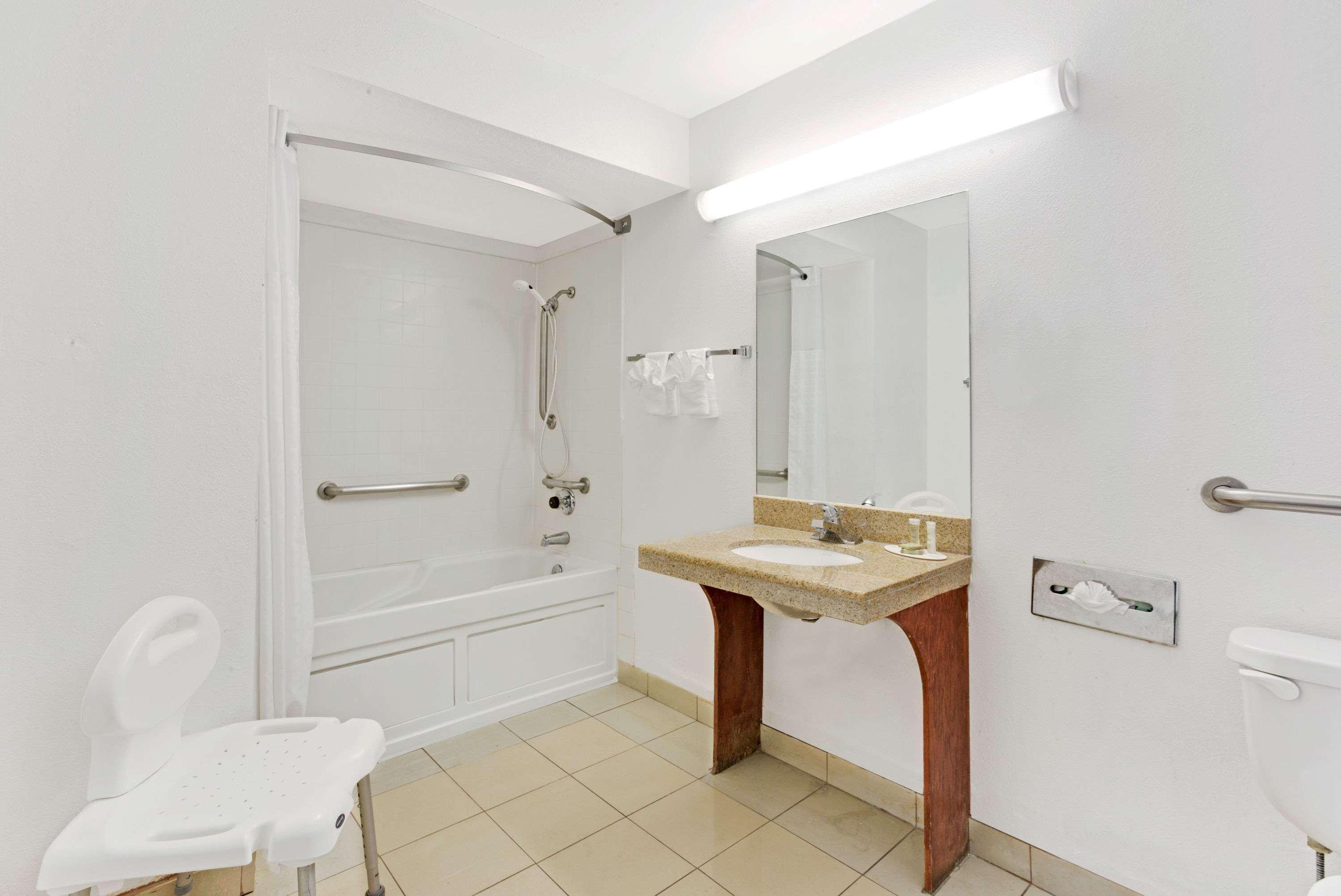 מלון Super 8 By Wyndham Tucson Downtown Convention Center מראה חיצוני תמונה