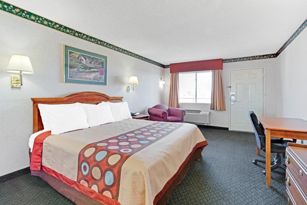 מלון Super 8 By Wyndham Tucson Downtown Convention Center מראה חיצוני תמונה