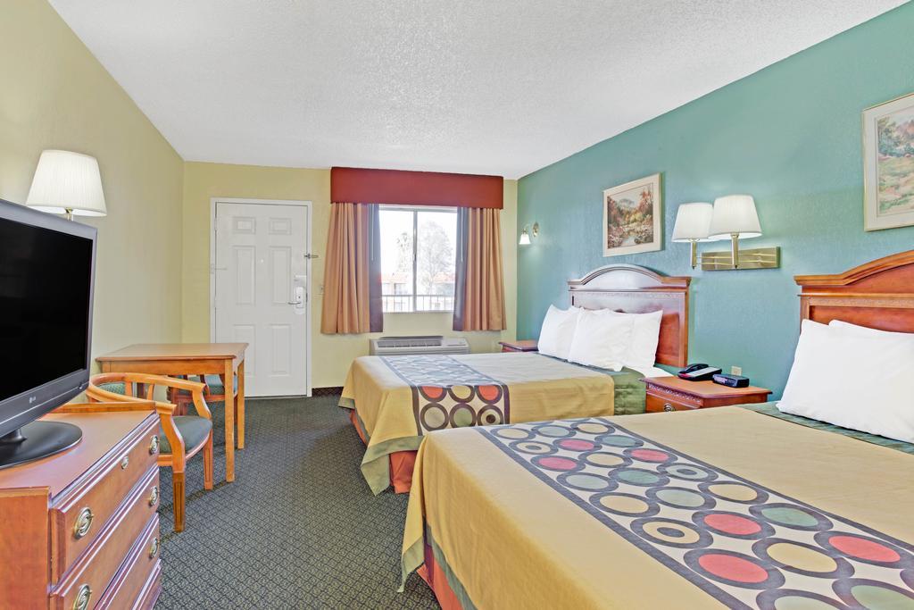 מלון Super 8 By Wyndham Tucson Downtown Convention Center מראה חיצוני תמונה